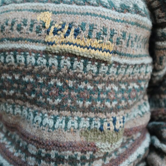 upcycled sweater - 100% wool - Picture 2 of 5